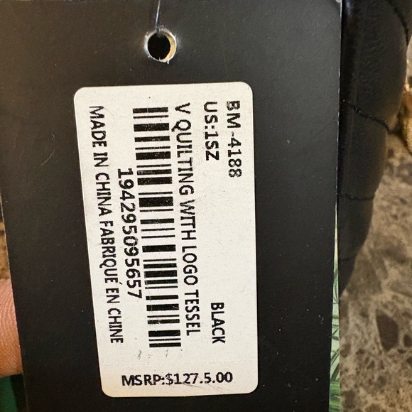 Elegant Black Badgley Mischka Quilted Women's Bag - Picture 5 of 12